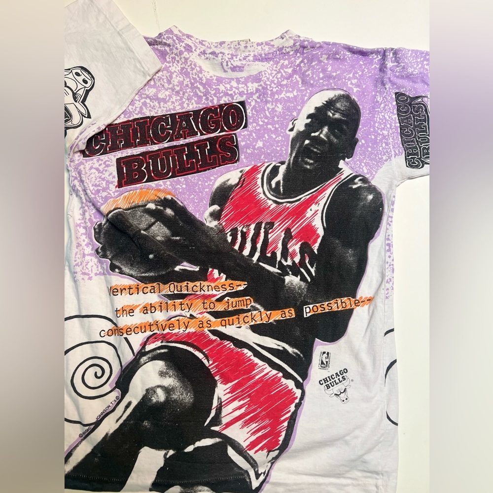 Vintage 90s Chicago Bulls All Over Print Micheal Jordan Magic Johnson Tee